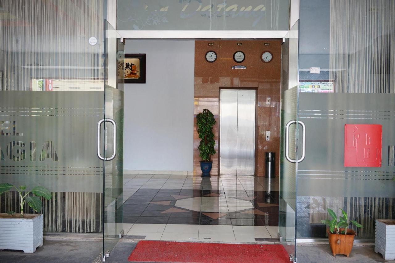 Oyo 2291 Hotel Bahagia Macasar Exterior foto