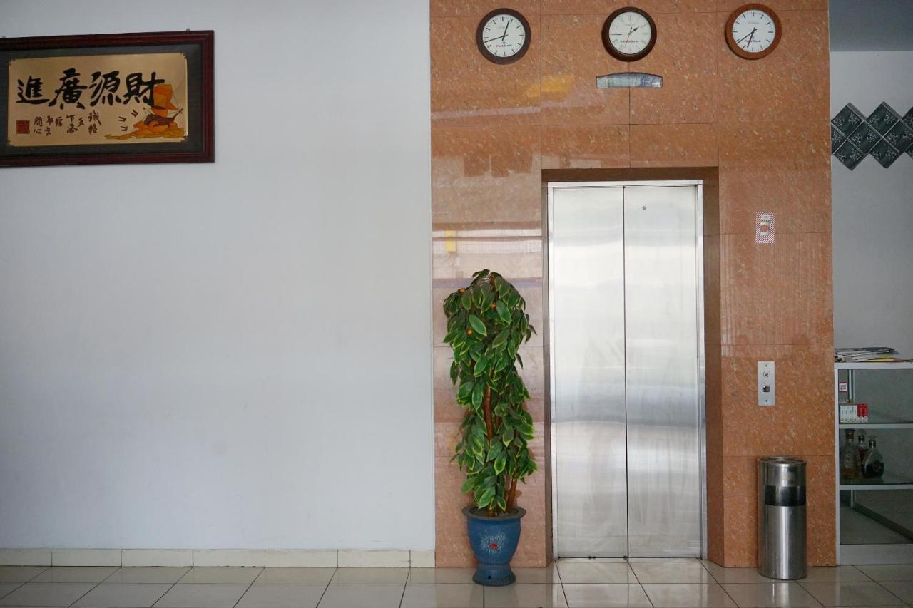 Oyo 2291 Hotel Bahagia Macasar Exterior foto
