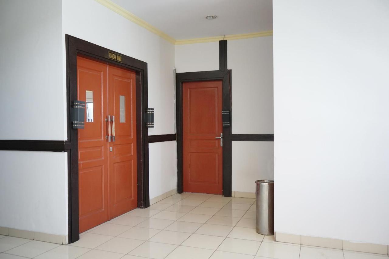 Oyo 2291 Hotel Bahagia Macasar Exterior foto