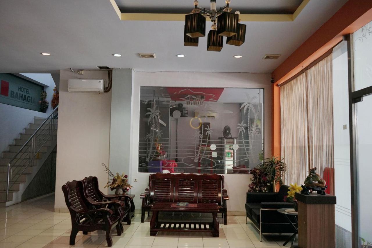 Oyo 2291 Hotel Bahagia Macasar Exterior foto